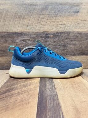 While On Earth Move Trainer Blue Athletic Sneakers Size 10.5 Men / 12 Women